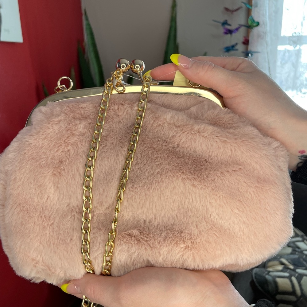 Pink crossbody with chain strap